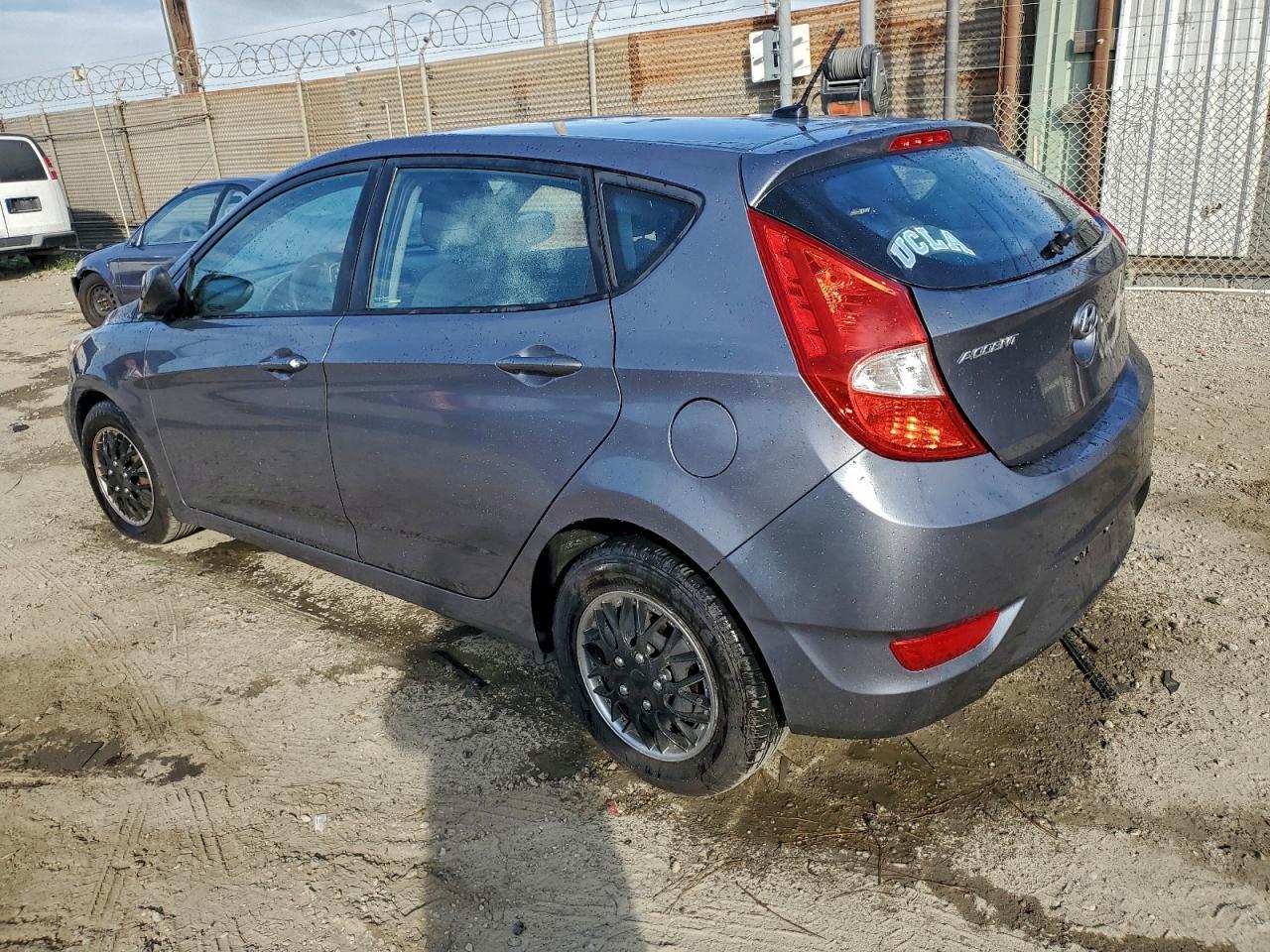 2017 Hyundai Accent Se - Image 2