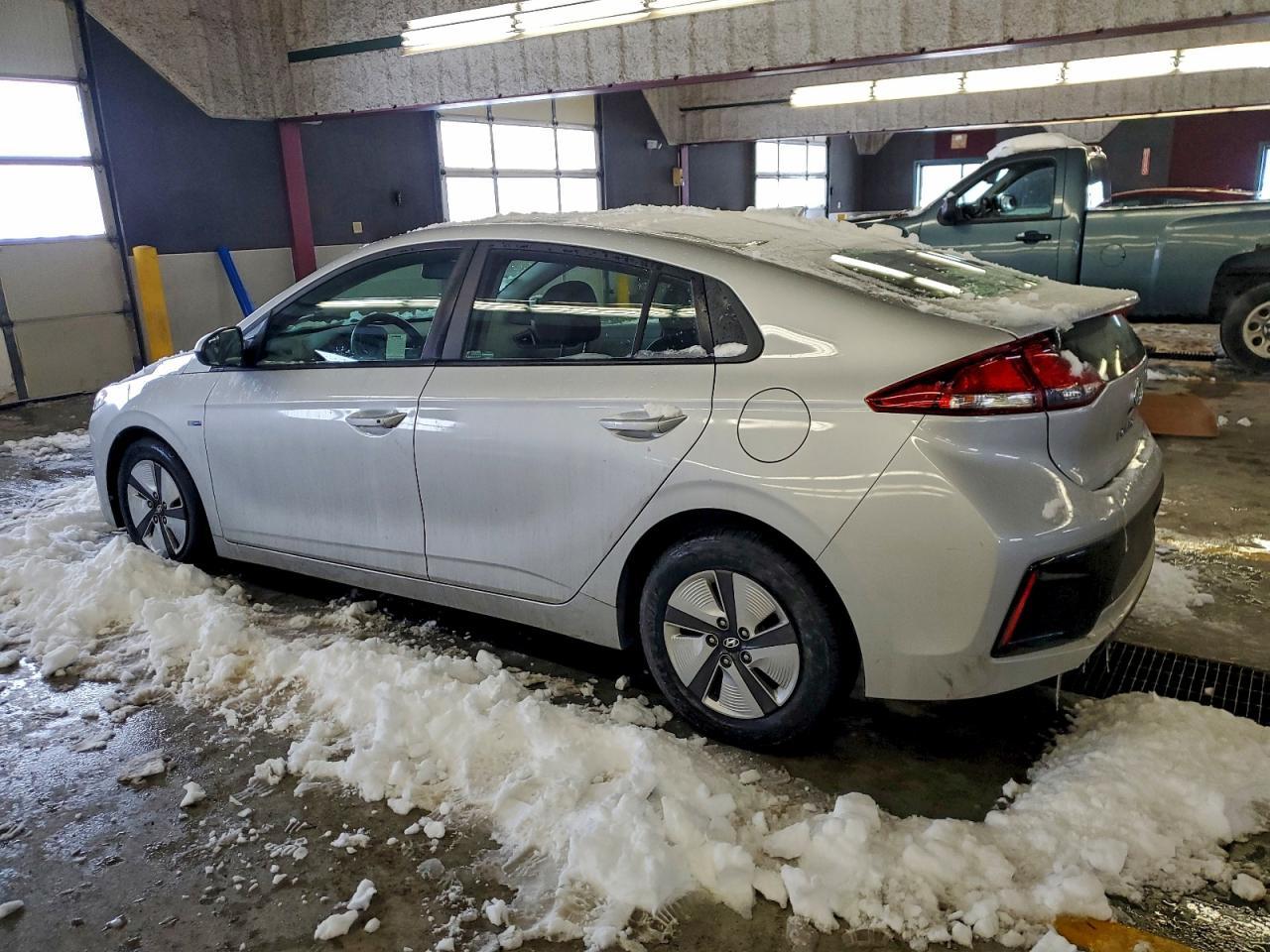 2019 Hyundai Ioniq Blue - Фото 2