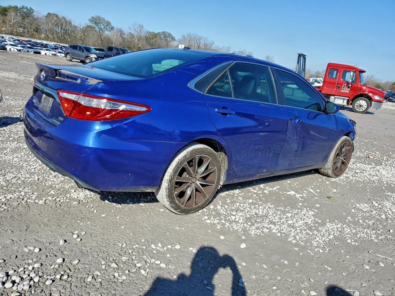 2015 Toyota Camry Le - Image 3