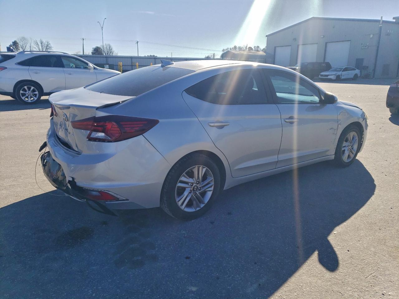 2019 Hyundai Elantra Sel - Image 3