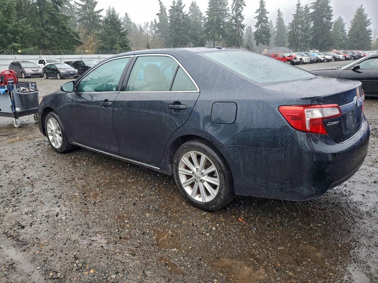 2013 Toyota Camry Hybrid - Фото 2